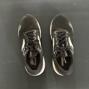 Men's Brooks running sneakers size 9 wide.  Barely used.